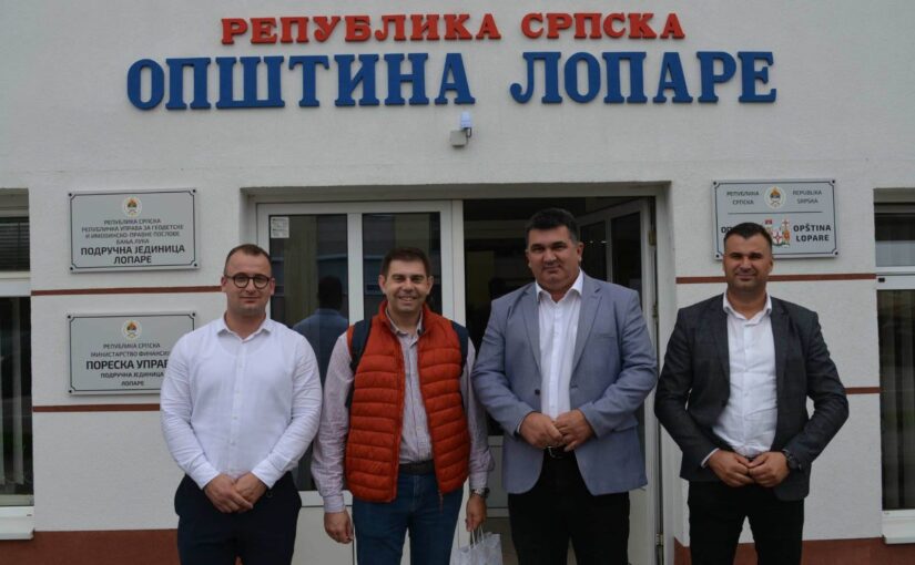 НАЧЕЛНИК САВИЋ РАЗГОВАРАО СА ПРОФЕСОРОМ ХАЏИЋЕМ О МОГУЋНОСТИМА ДИГИТАЛИЗАЦИЈЕ ЛОКАЛНИХ ЈАВНИХ СЕРВИСА
