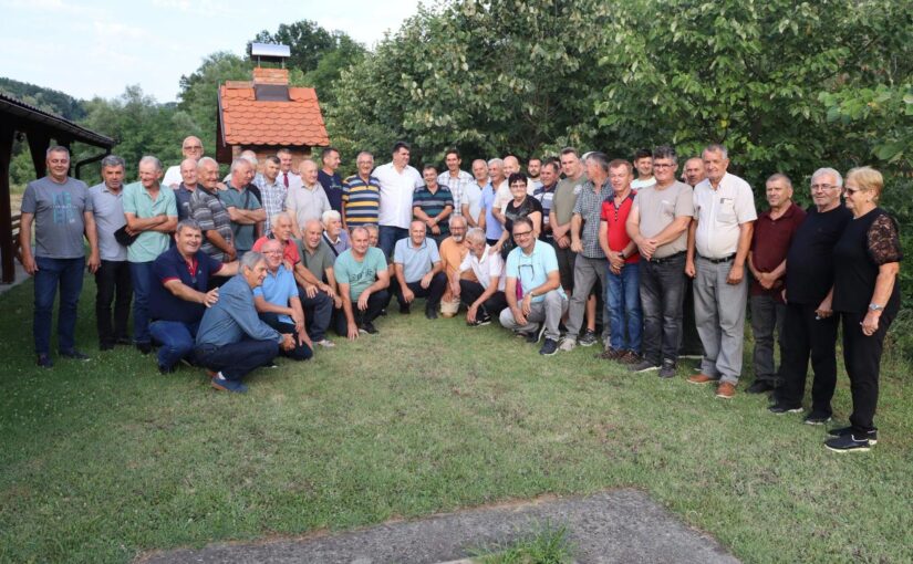 Дружење пчелара на Мајевици